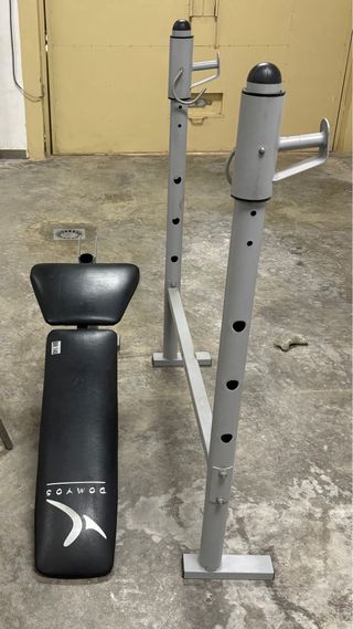 Material de gimnasio (mancuernas, barra, banco)