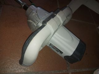 Batidora de obra Powerplus 1050W