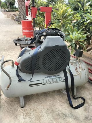Compresor aire UniAir 270l trifásico y bicilíndric
