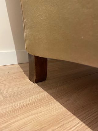 Chaiselonge beige aterciopelada