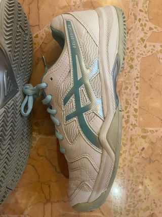 Zapatillas Asics blancas y verde agua