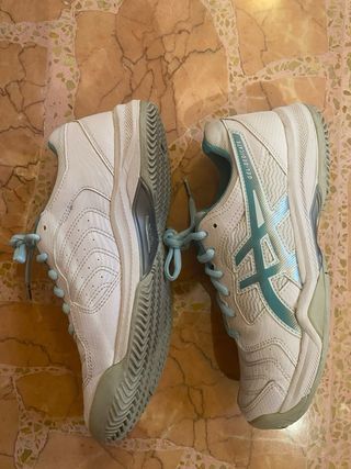 Zapatillas Asics blancas y verde agua