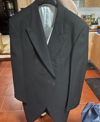 Chaqué negro y gris como nuevo