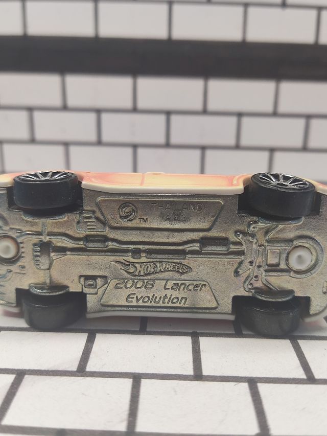 Hot Wheels Mitsubishi Lancer Evo