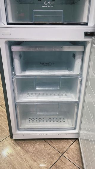 Nevera LG combi, gris, No Frost A+ barata