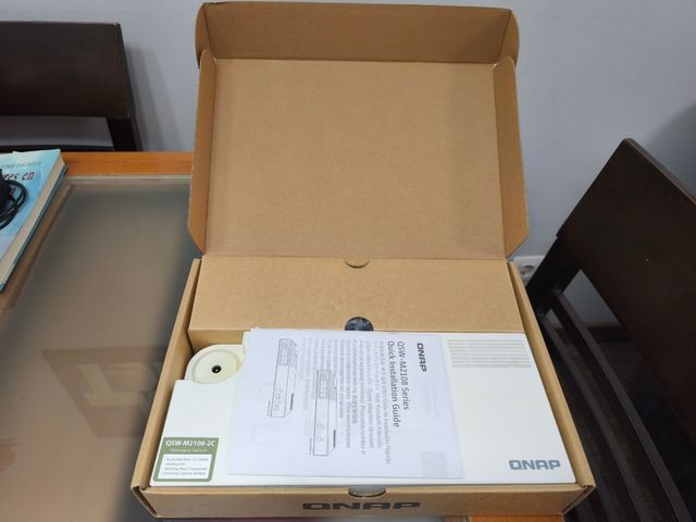 Switch QNAP QSW-M2108-2C 2.5GbE+10GbE