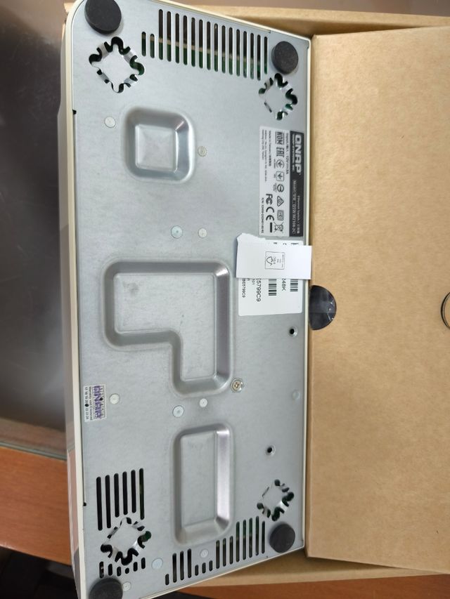 Switch QNAP QSW-M2108-2C 2.5GbE+10GbE