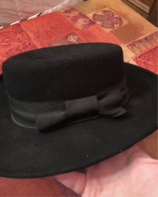 Cappello nero taglia 54