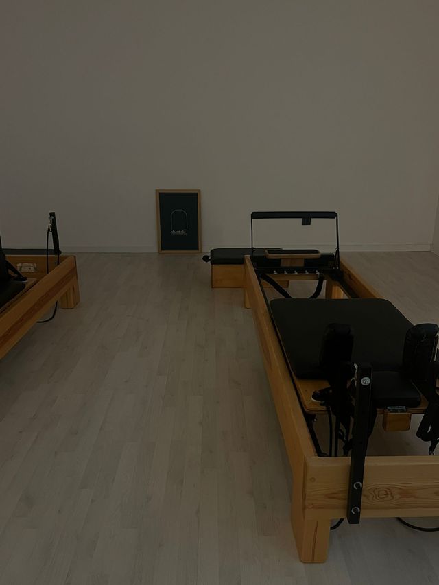 REFORMER DE PILATES NC – COMO NUEVO + ACCESORIOS