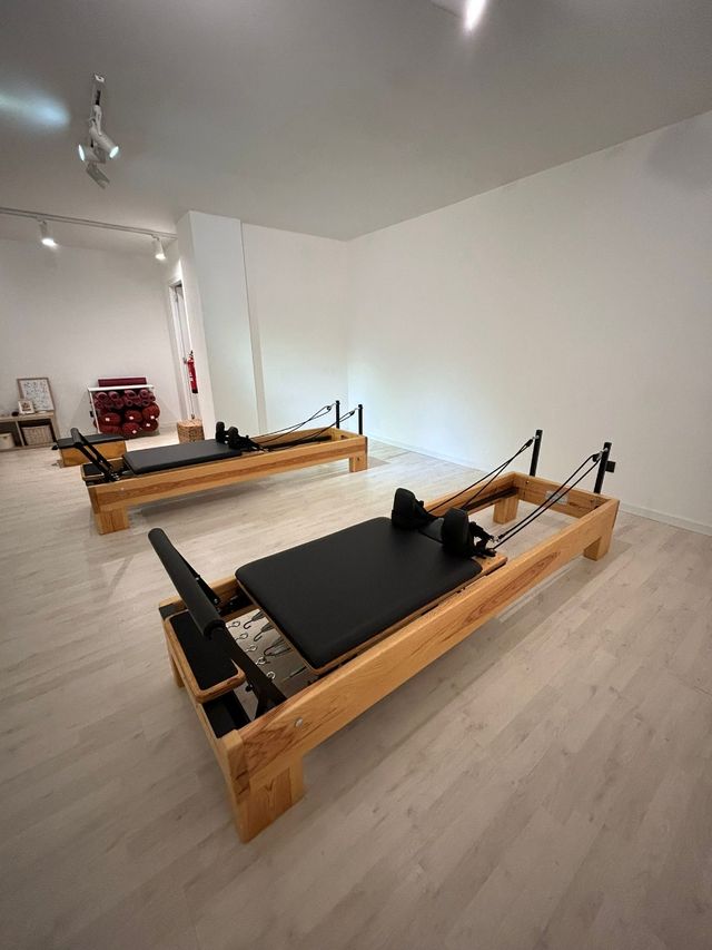 REFORMER DE PILATES NC – COMO NUEVO + ACCESORIOS