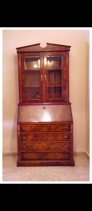 Escritorio antiguo de madera