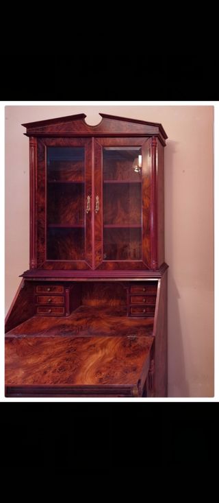 Escritorio antiguo de madera