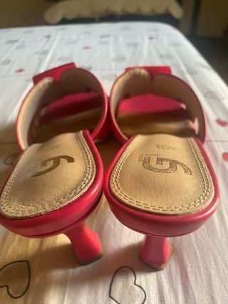 Sandali  rosa fuxia con tacchetto