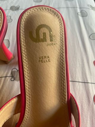 Sandali  rosa fuxia con tacchetto