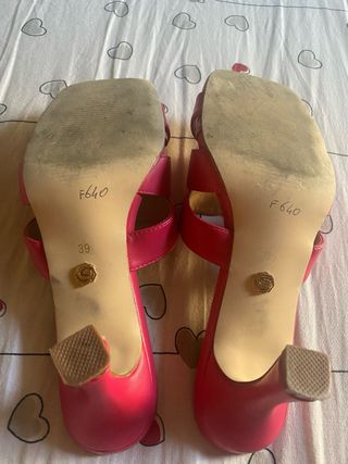 Sandali  rosa fuxia con tacchetto