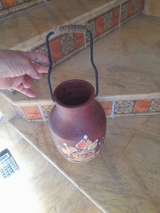 Jarrón de Terracota con Asa
