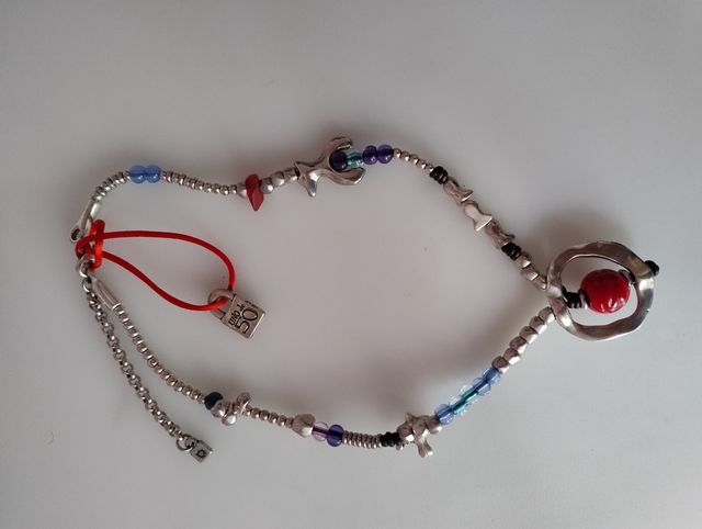 Collar plata y rojo