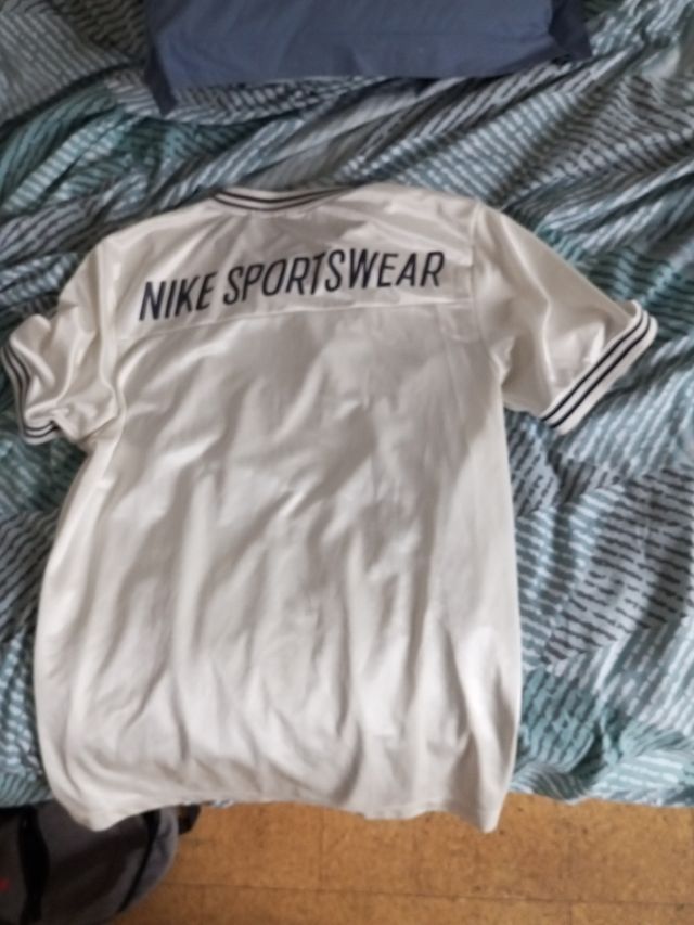 Camiseta Nike Sportswear blanca
