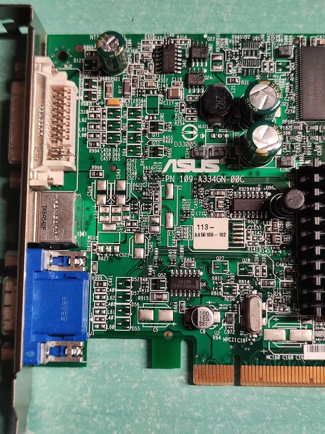 Tarjeta gráfica Asus PCIe RV37e 256 mg