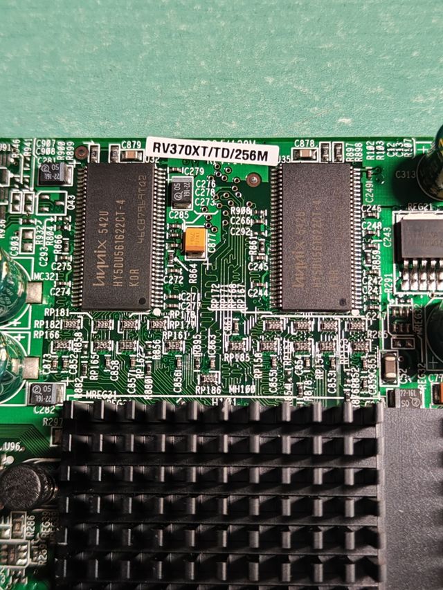 Tarjeta gráfica Asus PCIe RV37e 256 mg