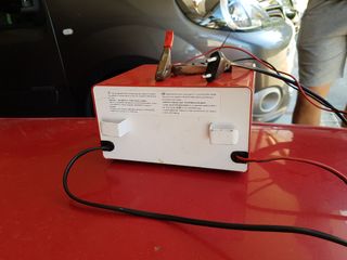 Cargador baterías FERVE F-907 automático