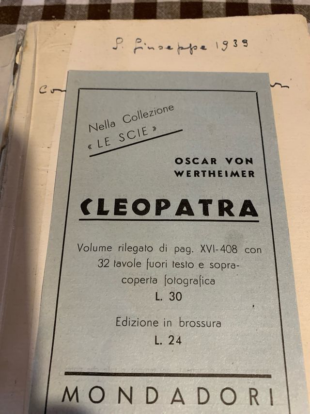 Libro antico di cicerone