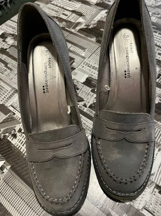 Zapatos Tout Simplement grises 40