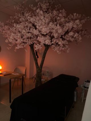 Se traspasa salón de belleza  telf 692542185