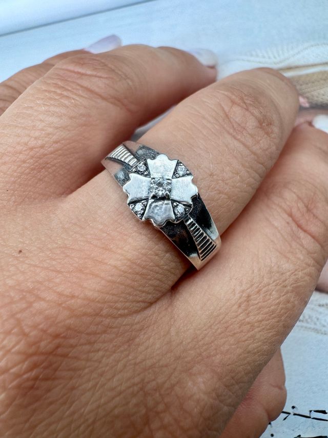 Anello in argento 💍 con zirconi