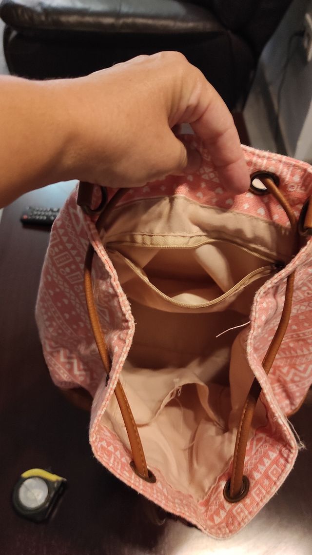 Mochila pequeña rosa y marrón