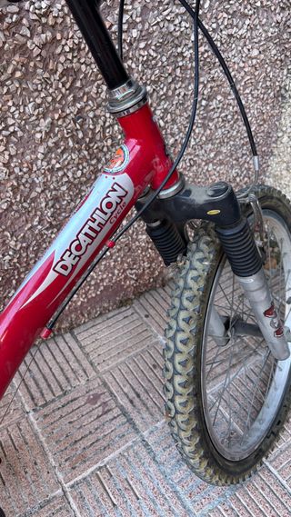 Bicicleta Decathlon roja niño 8/11 años
