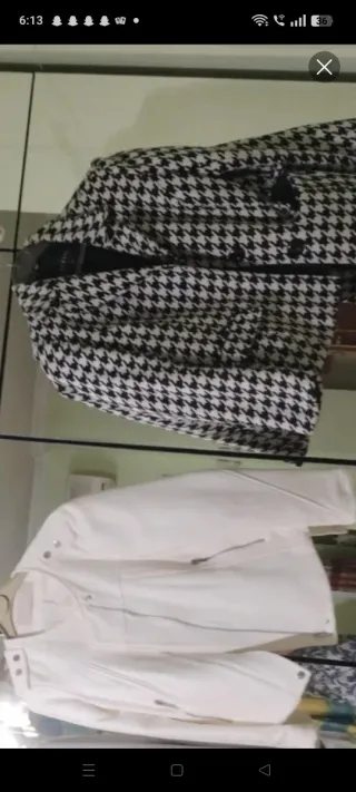 3 Chaquetas - Beige y Blanco