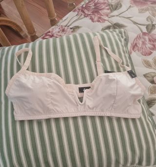 Top y sujetador Etam beige