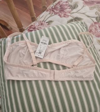 Top y sujetador Etam beige