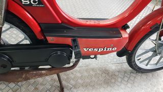 Vespa Vespino SC: Moto clásica roja