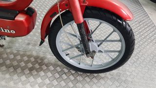Vespa Vespino SC: Moto clásica roja