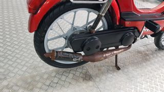 Vespa Vespino SC: Moto clásica roja