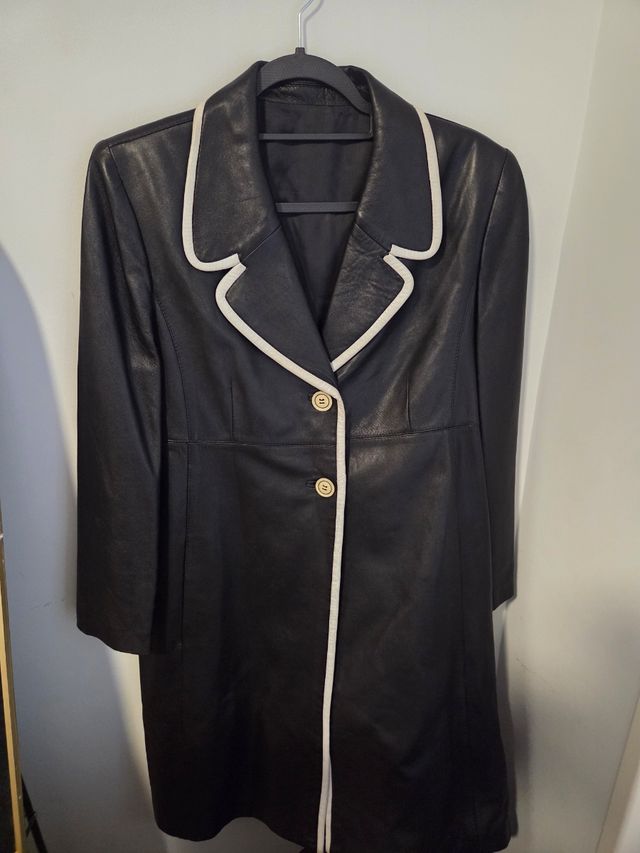 Abrigo largo Ivonne vintage negro de cuero de segunda mano por 59