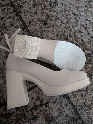 Tacones beige mujer