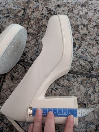 Tacones beige mujer