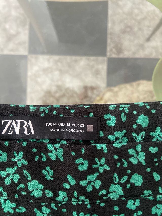 Falda  pantalon Zara flores verde-negro