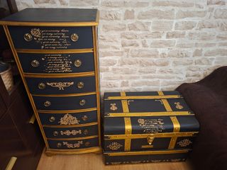 Comò e baule vintage nero e oro