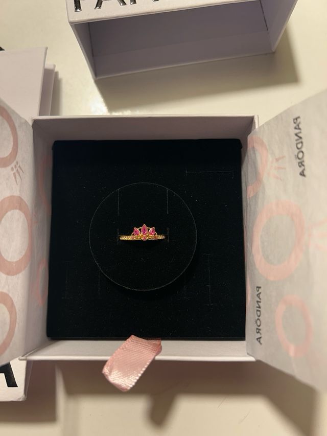 Anillo Pandora Rapunzel dorado rosa