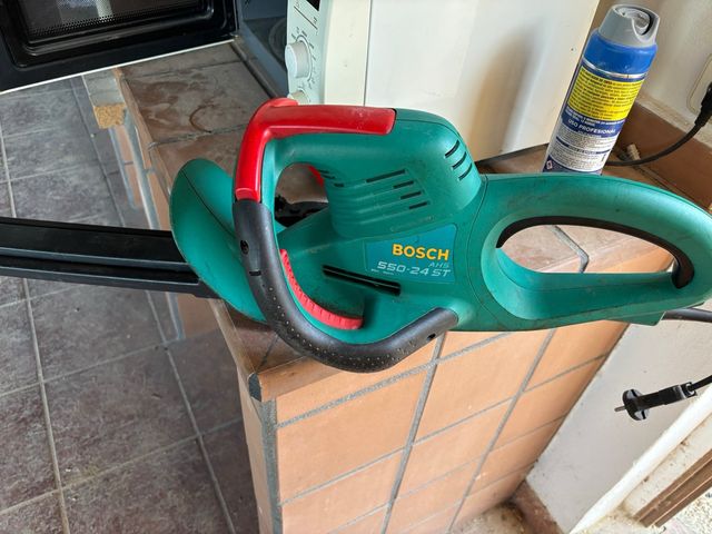 Cortasetos Bosch AHS 550-24 ST