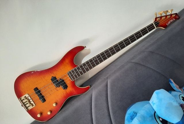 Basso Samick Valley Arts Custom Pro Shop