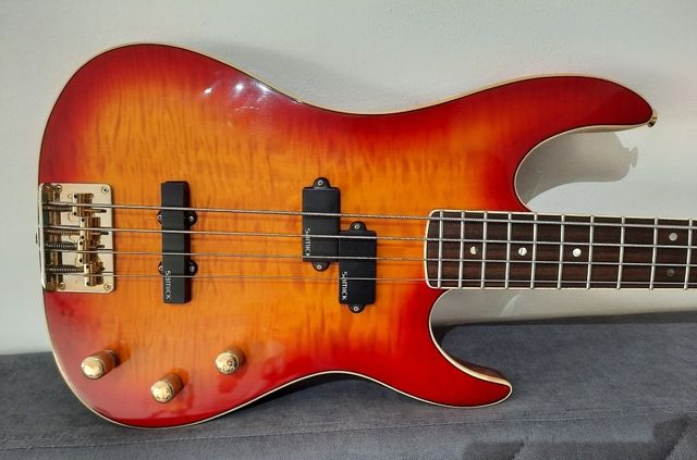 Basso Samick Valley Arts Custom Pro Shop