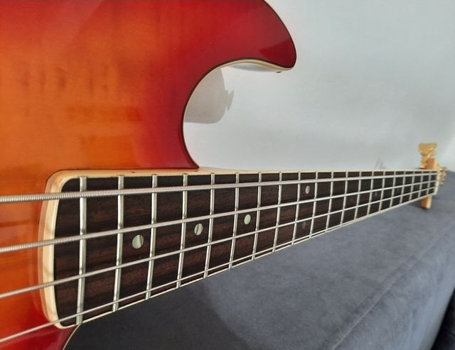 Basso Samick Valley Arts Custom Pro Shop