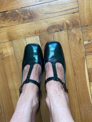 Zapatos Hispanitas charol verde talla 40. 