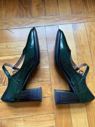Zapatos Hispanitas charol verde talla 40. 