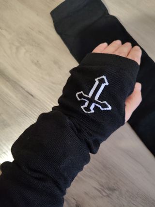 Guantes sin dedos negros cruz 